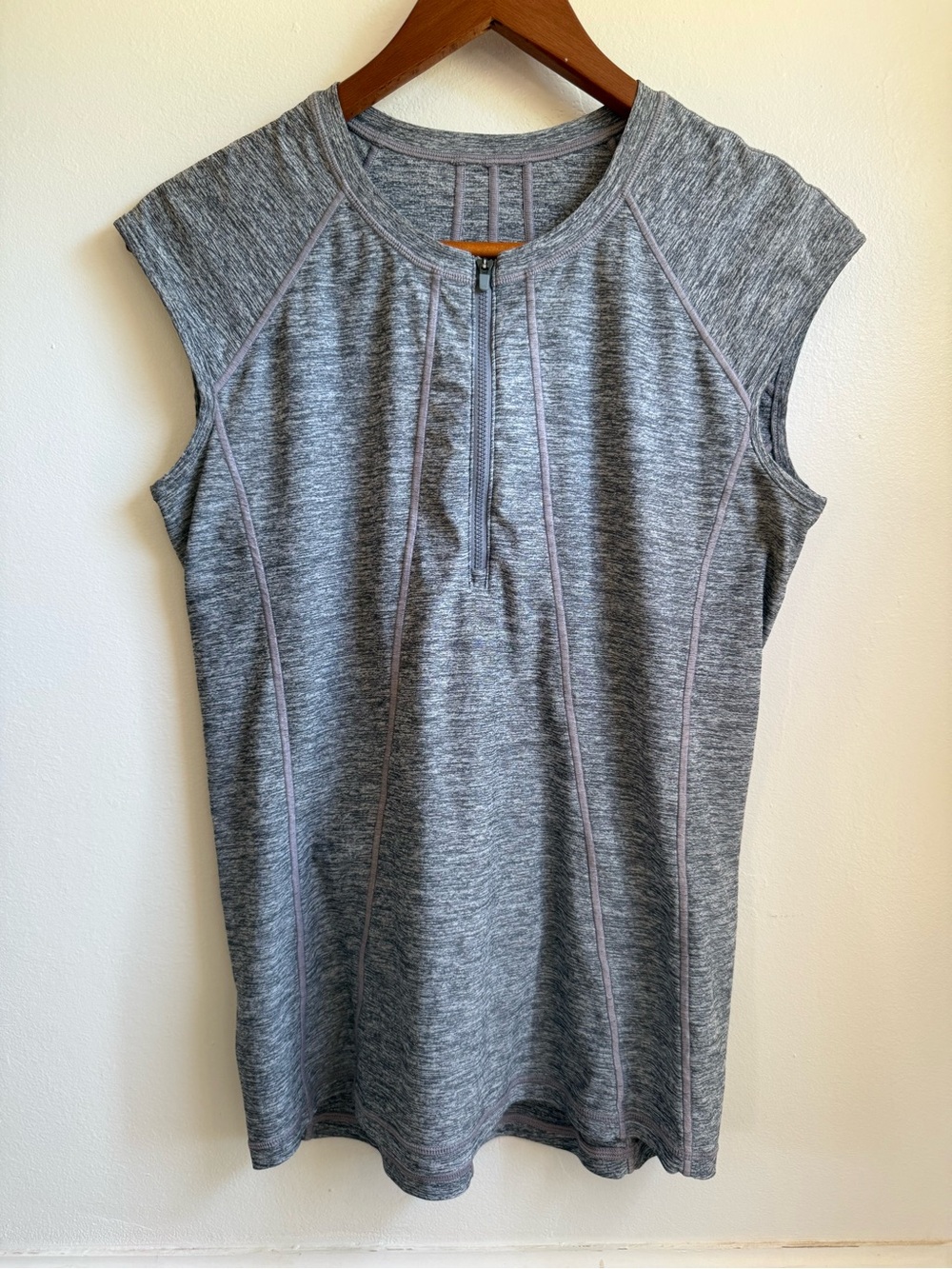 Athleta Pacifica UPF sleeveless tank top Medium Gray